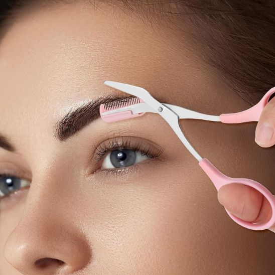 ciseaux pour sourcils