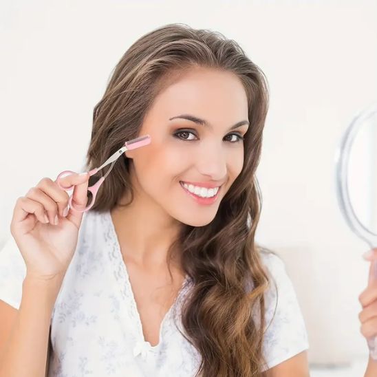 ciseaux pour sourcils