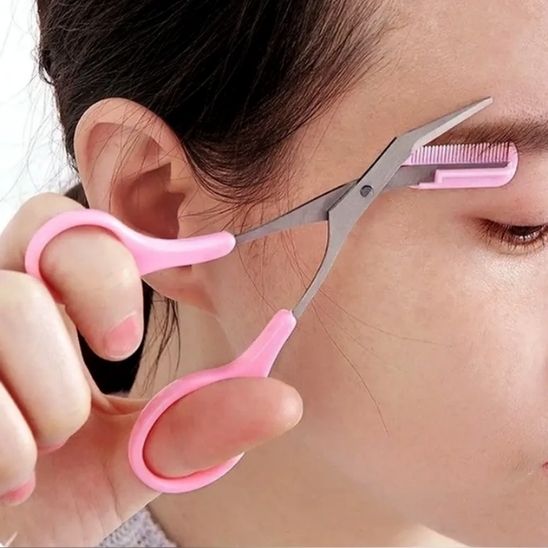 ciseaux pour sourcils